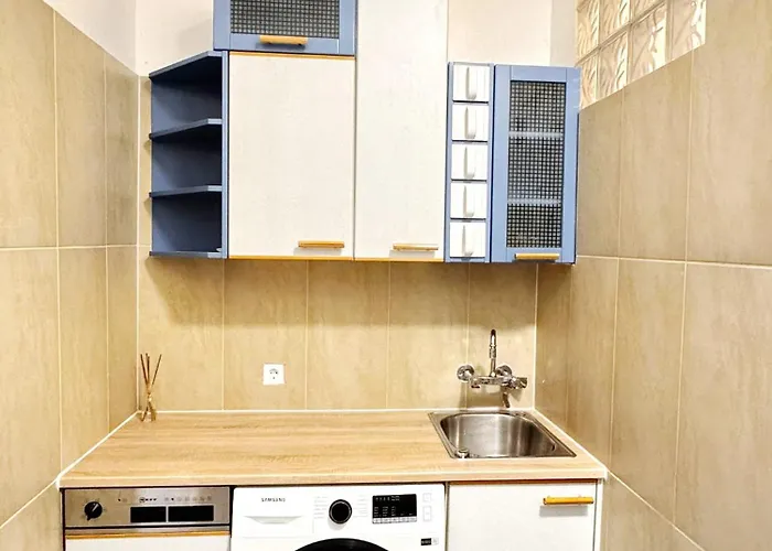 Lovely - 15 Min From Airport & Center, 5 Min From Main-bus Station Ez10a