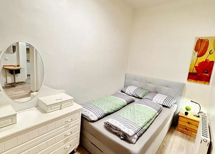 Lovely - 15 Min From Airport & Center, 5 Min From Main-bus Station Ez10a Apartman *