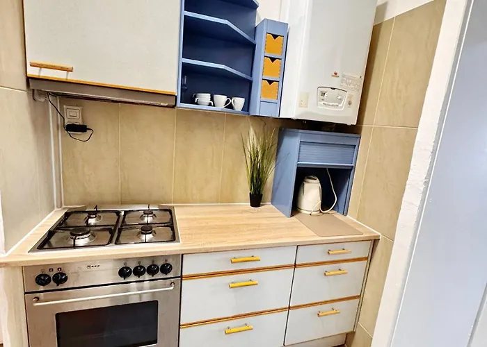 Lovely - 15 Min From Airport & Center, 5 Min From Main-bus Station Ez10a Bécs