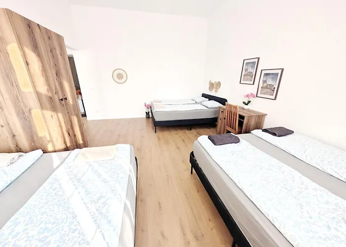 Lovely - 15 Min From Airport & Center, 5 Min From Main-bus Station Ez10a *
